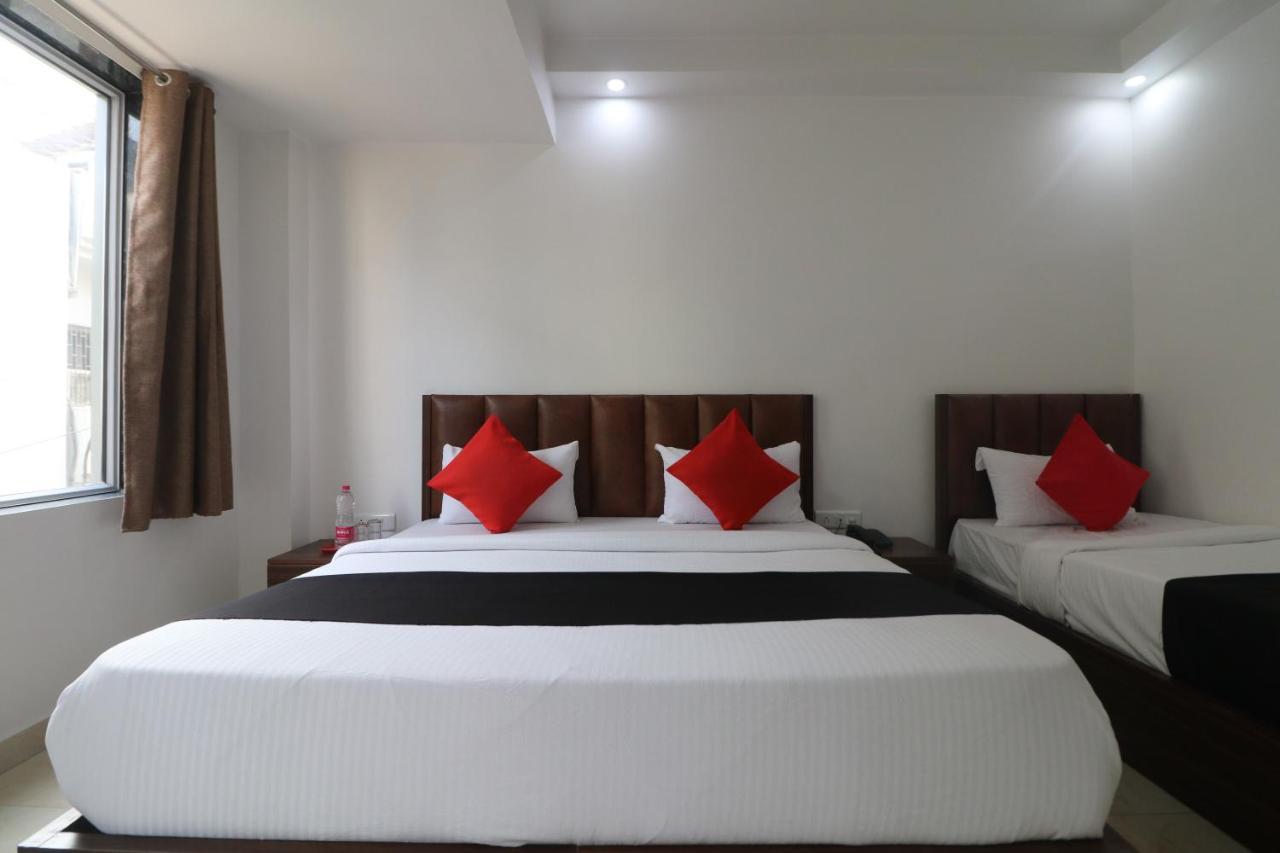 Hotel King Plaza New Delhi Exterior photo